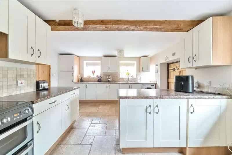 3 Bed Detached Cottage for Sale - Paddocks Stables Rural Setting