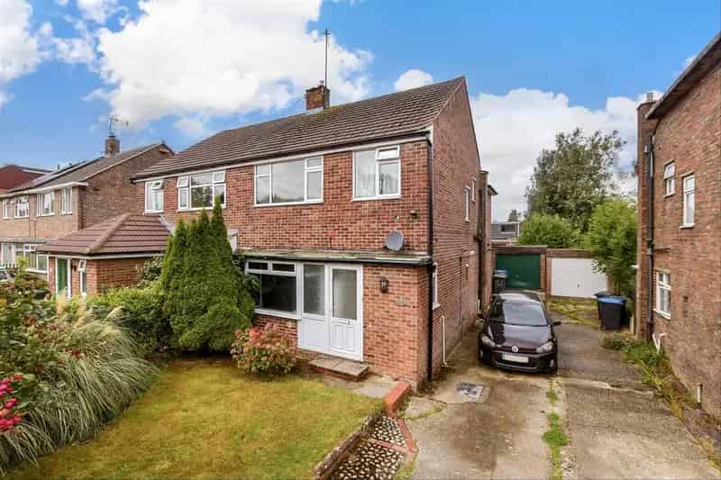 4 bedroom semi-detached house for sale