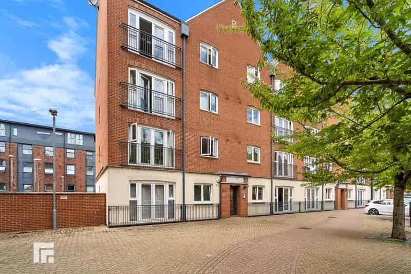 2 Bedroom Apartment for Sale - Chain Free