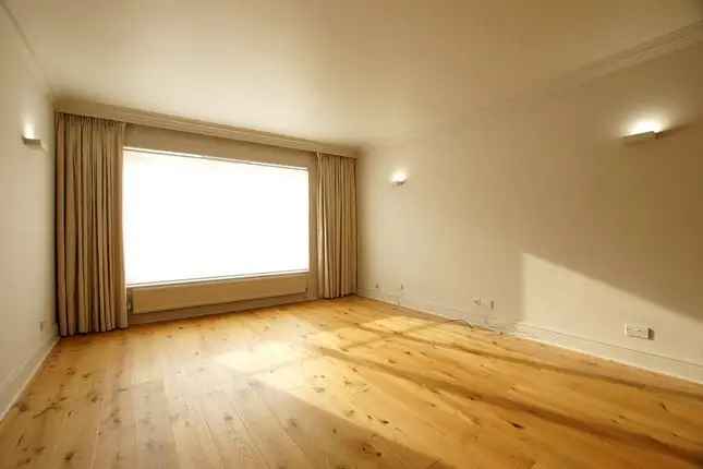 Flat to rent in Montrose Court, Princes Gate, London SW7