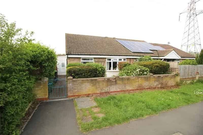 2 Bedroom Bungalow For Sale