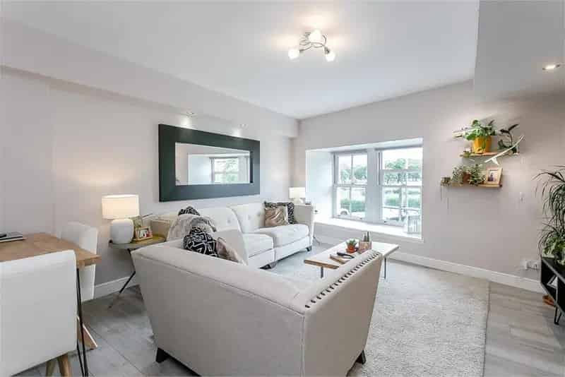 2 Bed Flat First Floor with 1 Reception Room Leith Links