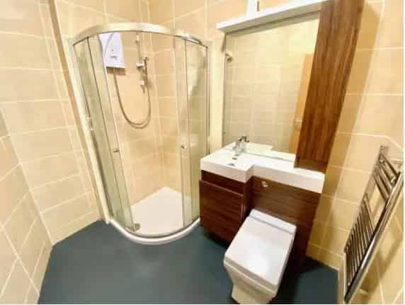 Studio Apartment Huddersfield Town Centre All Bills Included Parking