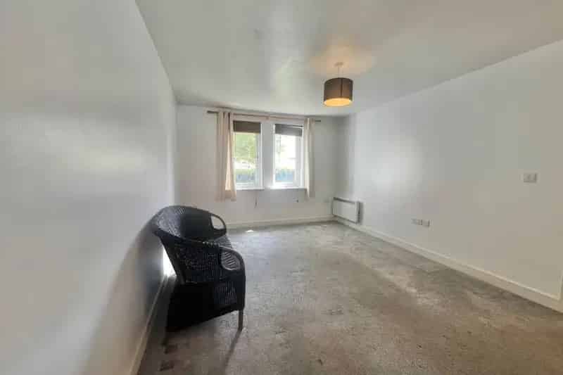 Ground Floor Apartment Near M4 with Two Double Bedrooms and Allocated Parking