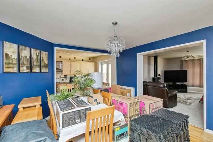 Modern 3-Bed Semi-Detached Home in Chaddesden