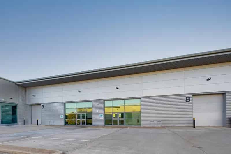 Modern Warehouse Industrial Premises 6526 sq ft