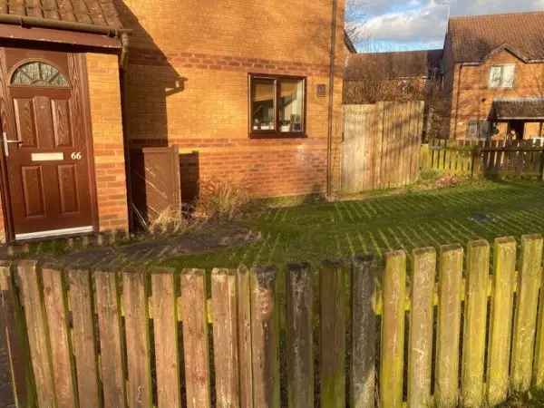 2 Bed House Near Park and Shops