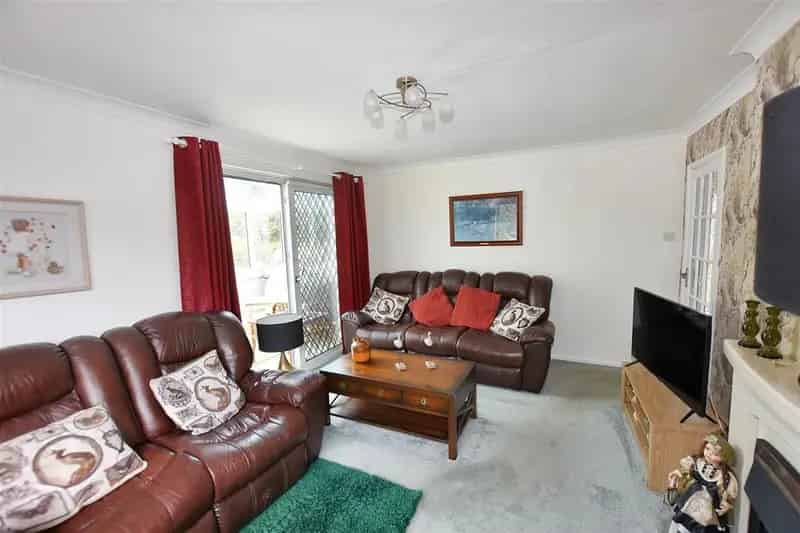 4 Bedroom Detached Bungalow For Sale