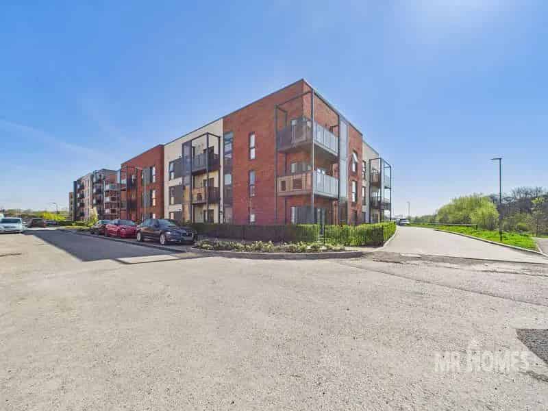2 Bedroom Ground Floor Apartment For Sale