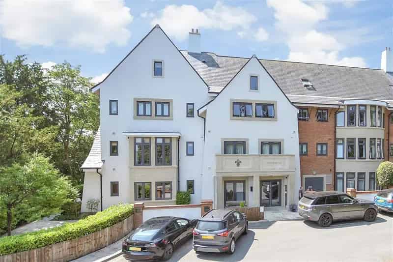 2 Bedroom Duplex Apartment for Sale Near Town Centre