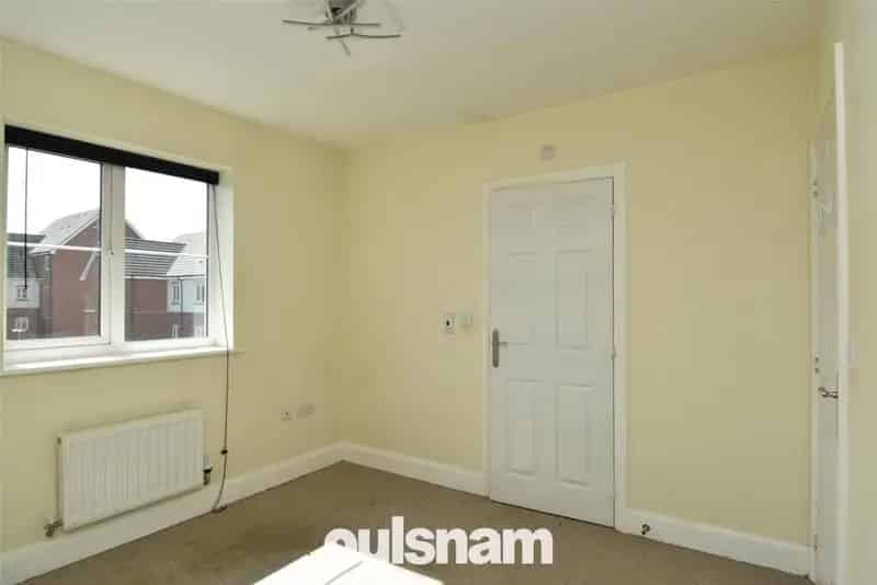 2 Bedroom Apartment for Sale Near Northfield Station