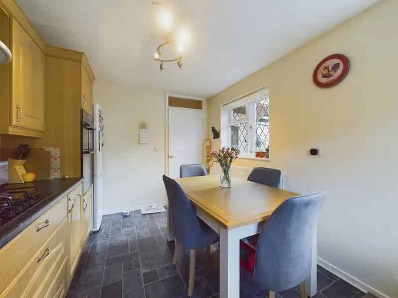 3 Bedroom House For Sale Near Schools and Station