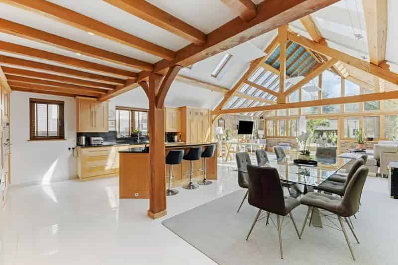 4 Bedroom Detached House for Sale Near St Margarets Station