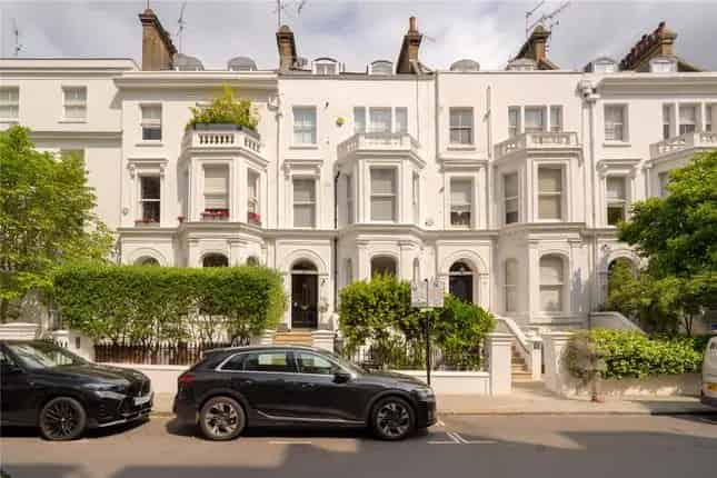 3 Bed Duplex Apartment with Garden Kensington W8