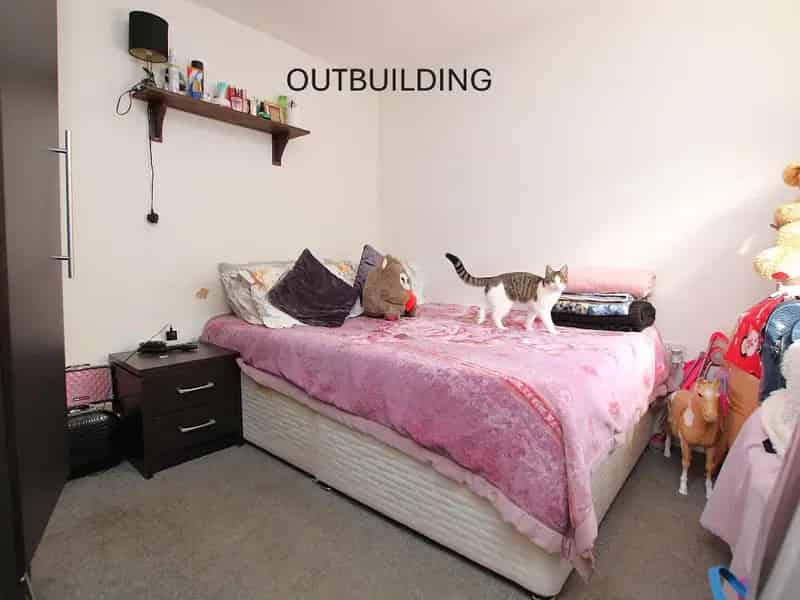 4 Bed House for Sale Poole Near Shops Schools