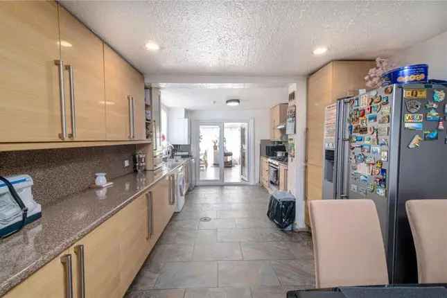 6 Bedroom Semi-Detached House For Sale In London N4