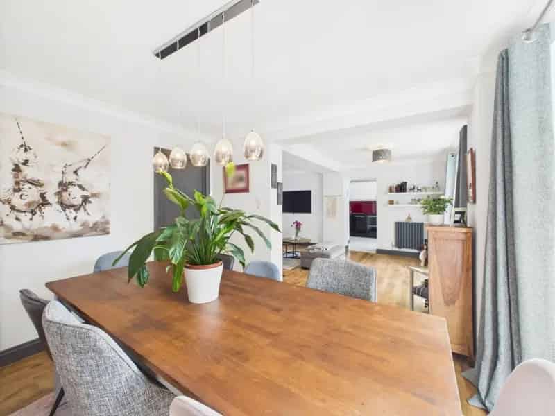 4 Bedroom House For Sale Tastefully Extended Property