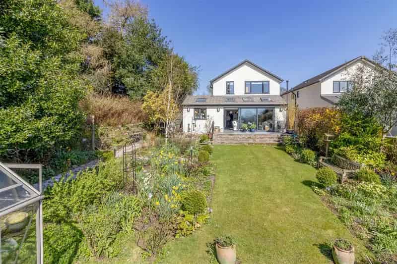 4 Bedroom Detached House to Rent Near Amenities and Schools