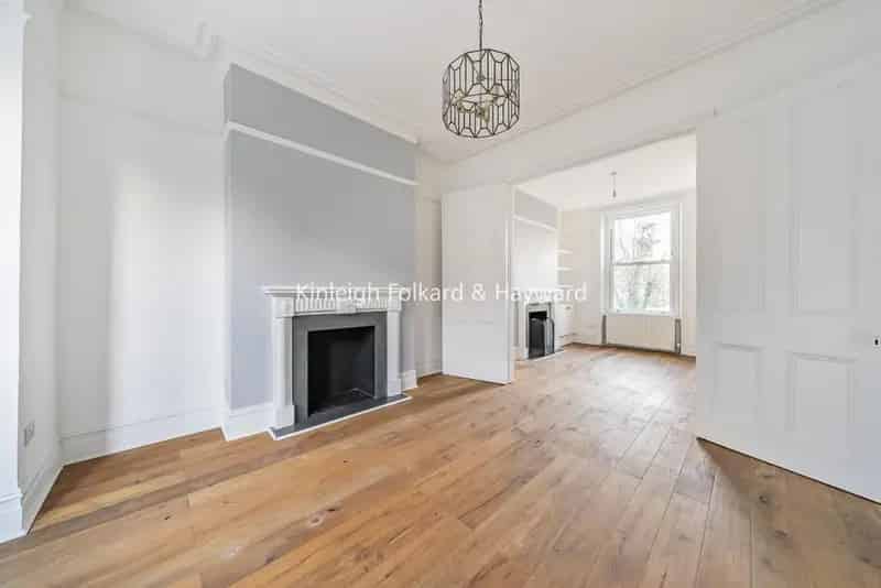 Stunning 4-Bedroom Victorian House For Sale