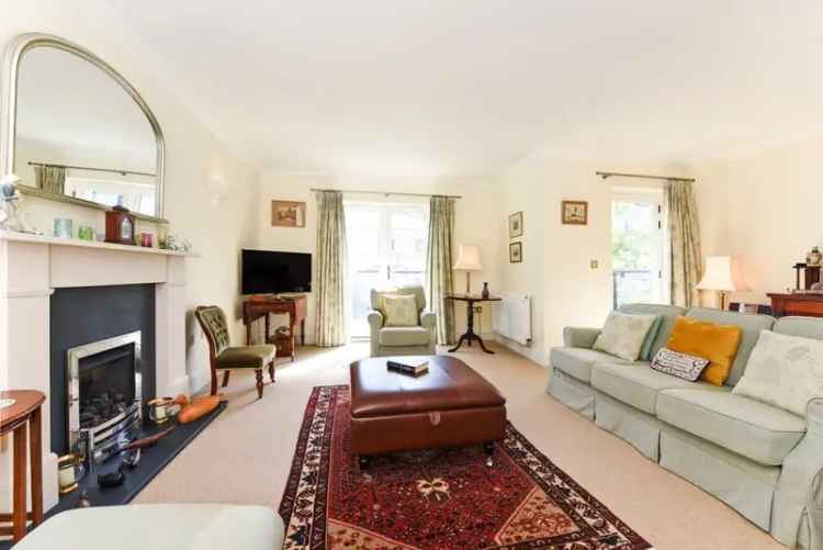 4 bedroom House
 For Sale