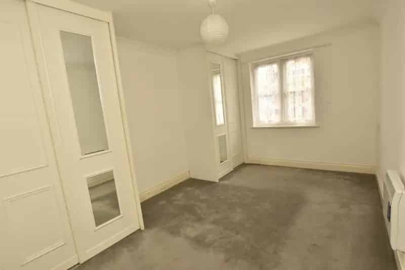 1 Bed Flat for Sale in Topsham - Modern Apartment near Train Station