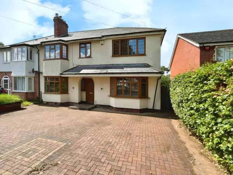 5 Bed Semi-Detached House for Sale