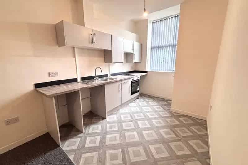 Hull City Centre 2 Bed Apartment - Fully Refurbished