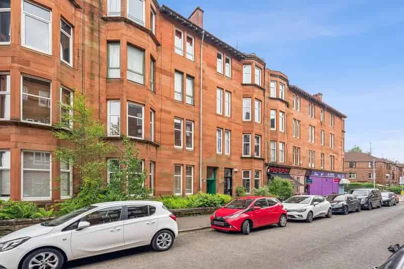 2 Bedroom Flat for Sale in Shawlands