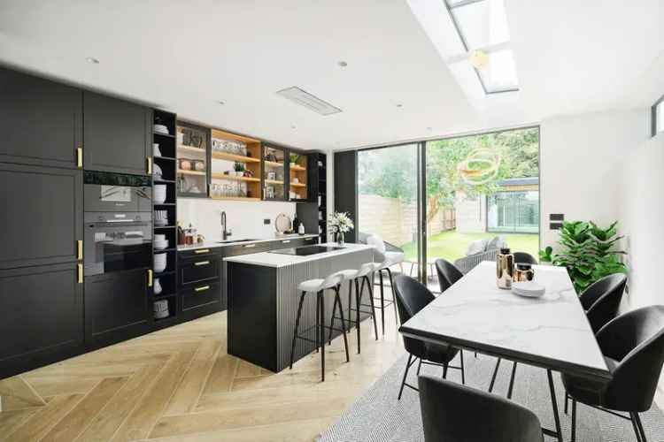 End of Terrace House for sale with 4 bedrooms, Kingsway, East Sheen