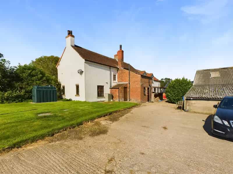 5-Bedroom Farmhouse 745 Acres 13 Stables Holiday Let Office Dunnington