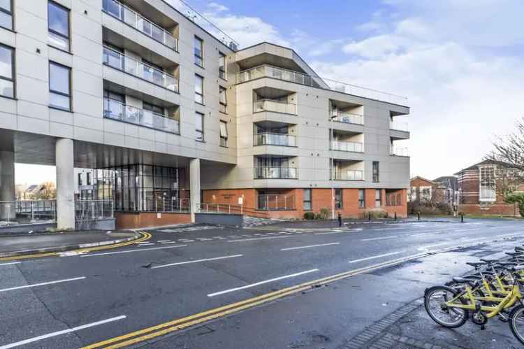 2 Bed Salford Apartment  River Views Ideal Investment