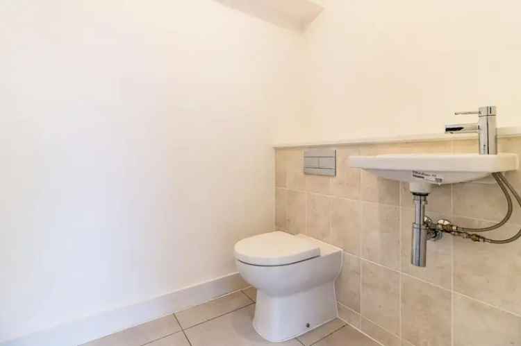 2 Bedroom Furnished Terrace House Manchester City Centre