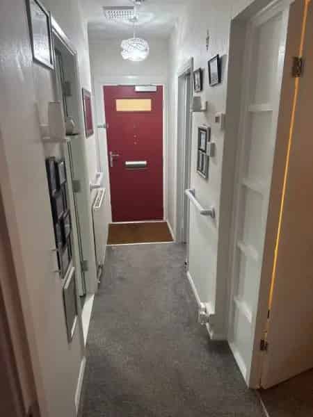 Ground Floor 2-Bedroom Adapted Flat Swap - Private Garden & Excellent Transport