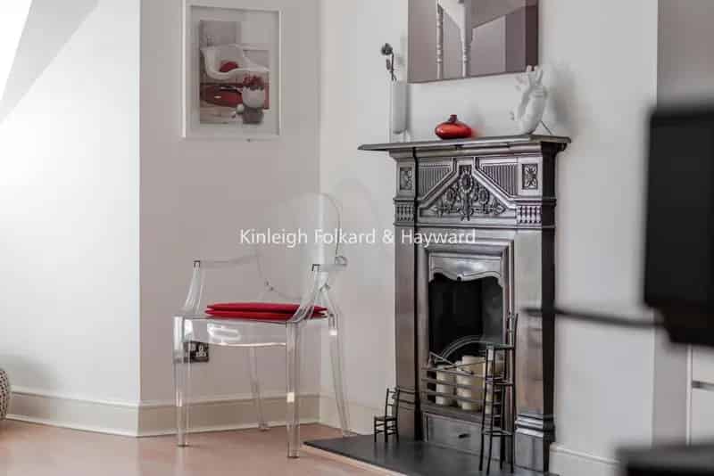 Chain Free Victorian Conversion Flat near Shortlands Station