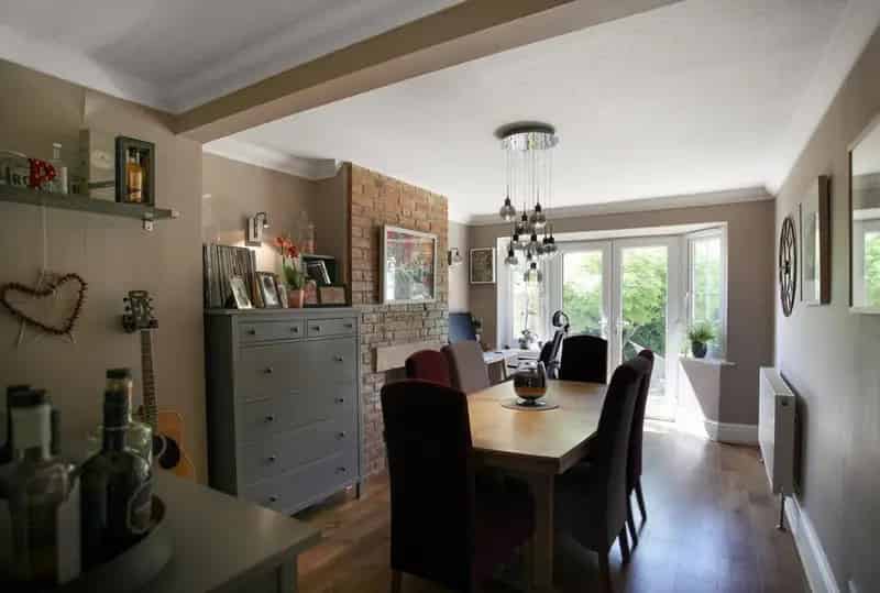 5 bedroom semi-detached house for sale