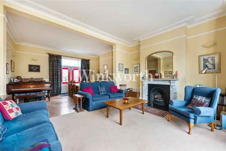 4 Bedroom House in London - 1500 Sqft Family Home