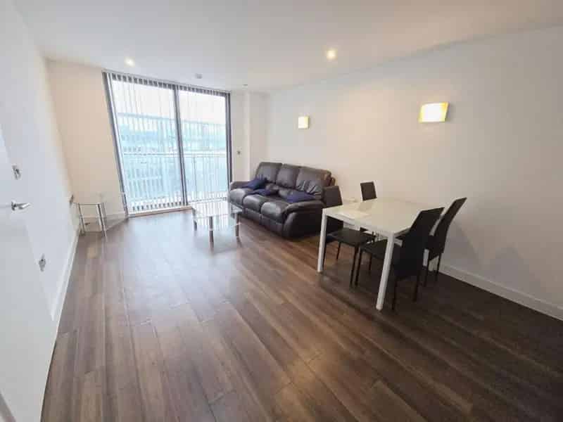 2 Bed Flat for Sale in Gateway Plaza
