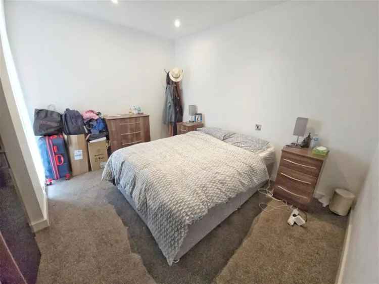 2 bed flat for sale