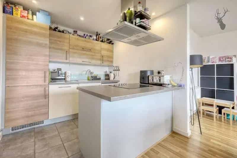 2 Bed 2 Bath Flat for Sale in Bow, East London