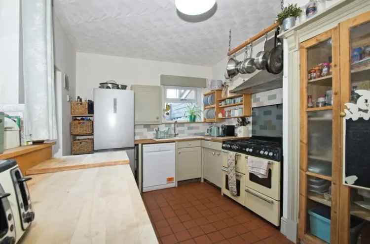 4 Bedroom Terraced House in Nottage Village