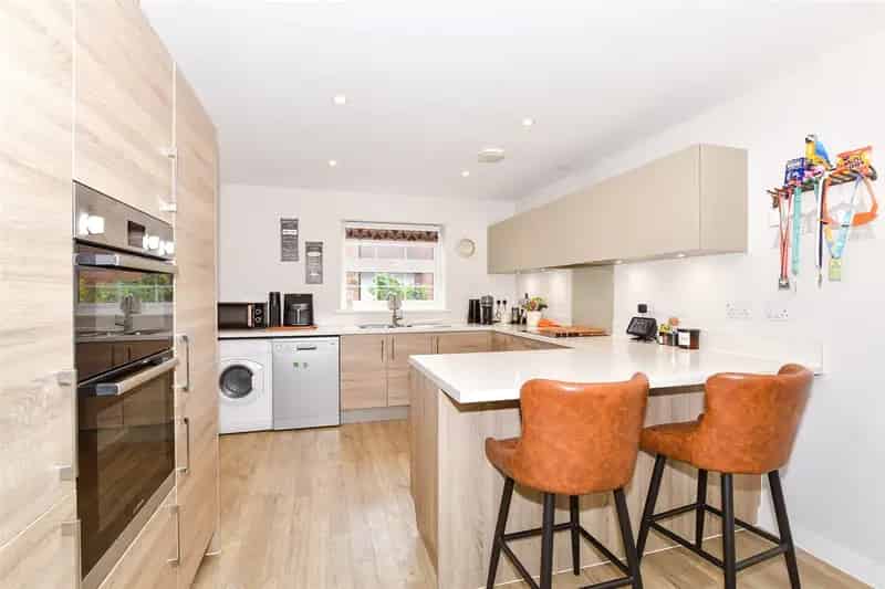 4 Bedroom Detached House for Sale in Harrietsham