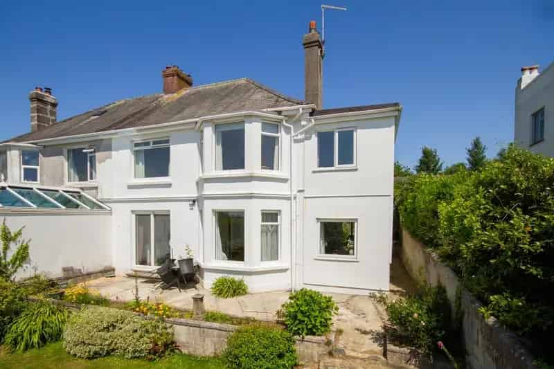4 Bedroom Semi-Detached House with Sea and Countryside Views