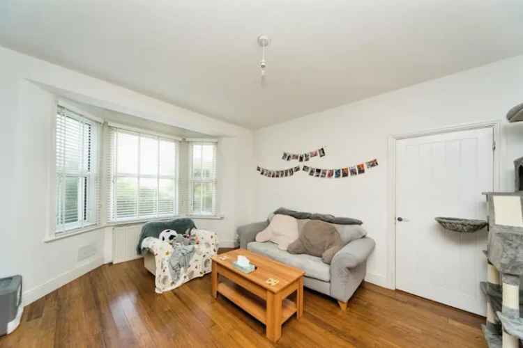 2-Bed Lower Ground Apartment Bexhill-on-Sea Modern Garden Parking