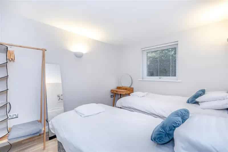 2 bedroom Flat
 For Sale