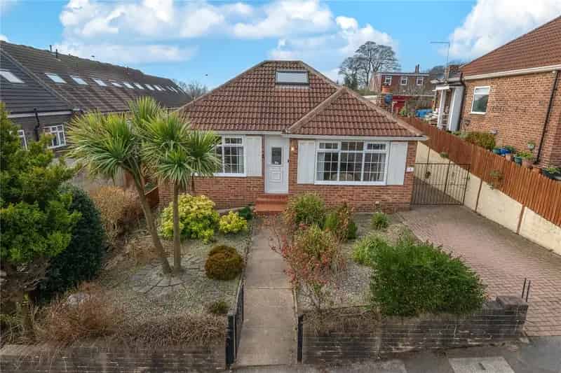 Spacious Detached Bungalow for Downsizers Near Amenities