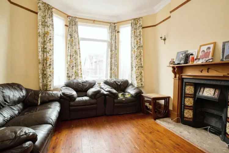 Spacious 4-Bedroom End Terrace House with 3 Reception Rooms and Garden