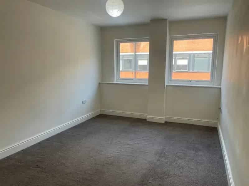 One Bedroom Apartment near Derby City Centre and University