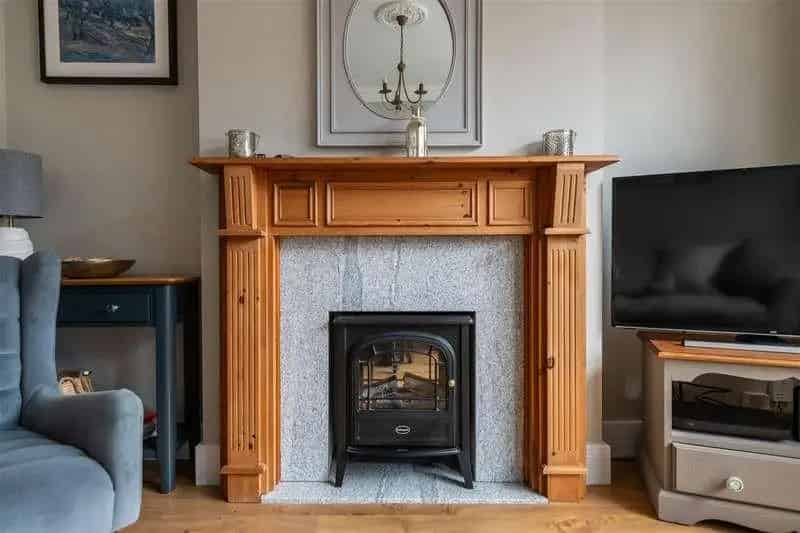 2 Bed Semi Detached House For Sale Near Parks And Schools
