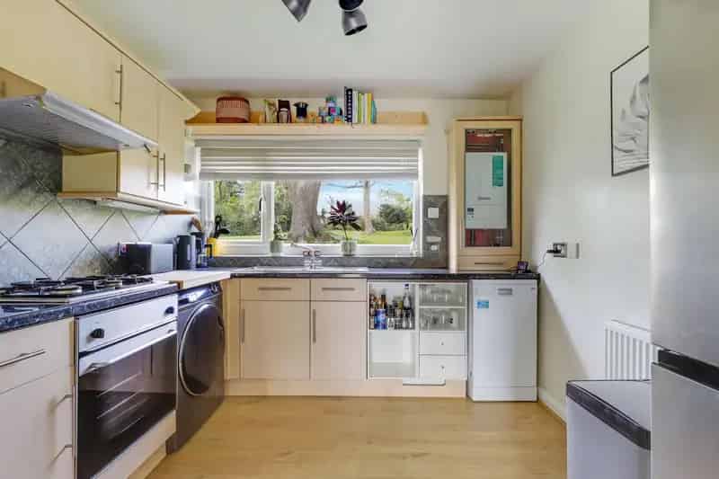 2 Bedroom Flat House to Rent