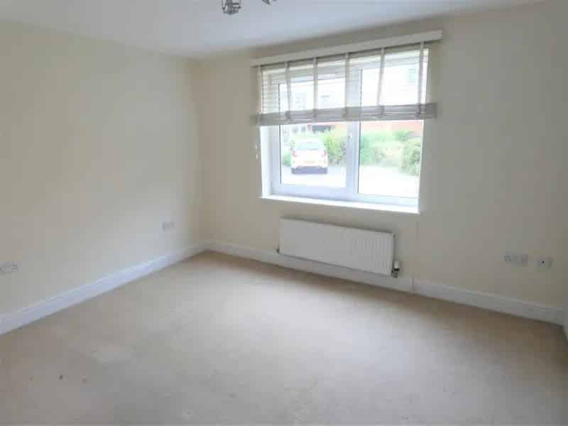 2 Bedroom Flat To Rent Available August 15 2025